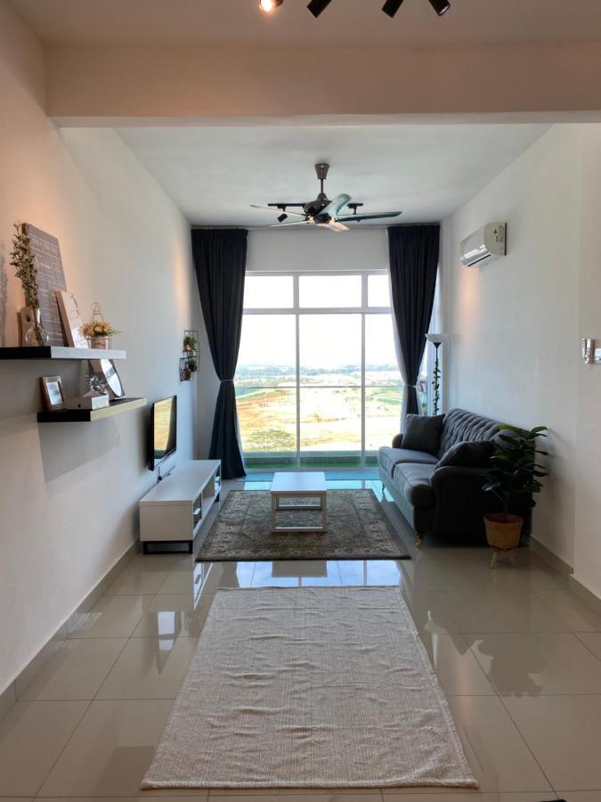 Family Stay, Sepang Klia, Free 2 Parking&Unifi Zewnętrze zdjęcie
